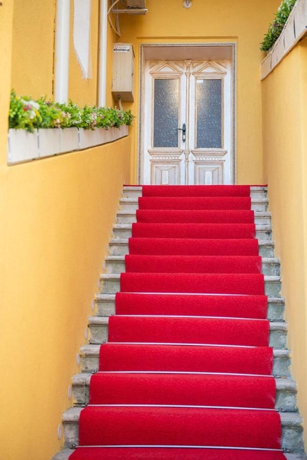 Otantik Shumen Hotel Exterior foto